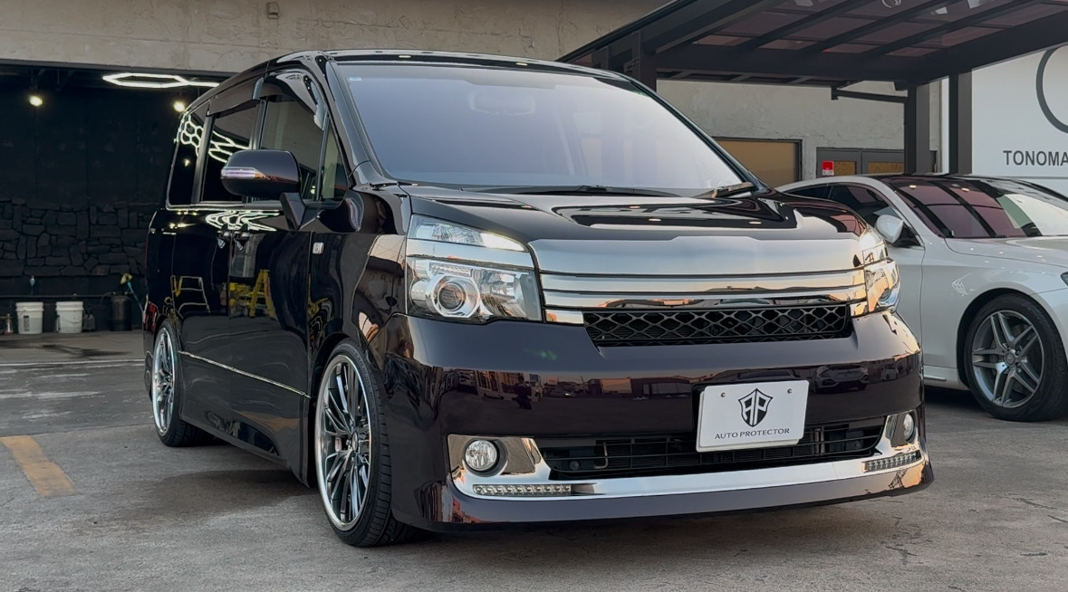 TOYOTA VOXY セラミックコーティング マグナイト